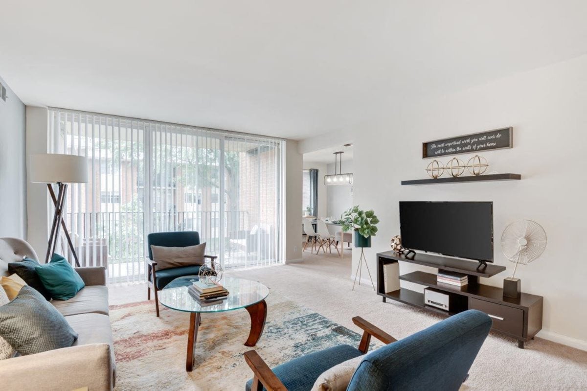 Willow Run At Mark Center Apartment Homes